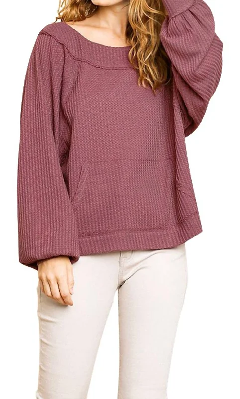 Women's Urban Fashion Kangaroo Pocket Waffle Knit Top In Berry