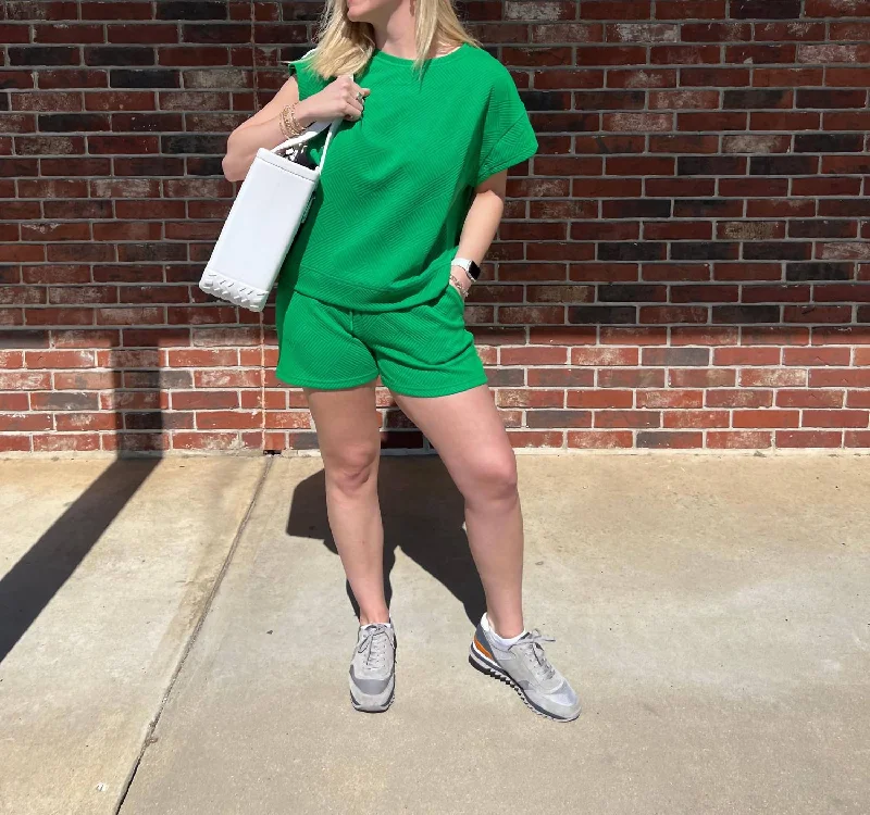 Women's Holiday Outfit Hamptons Textured Short In Green